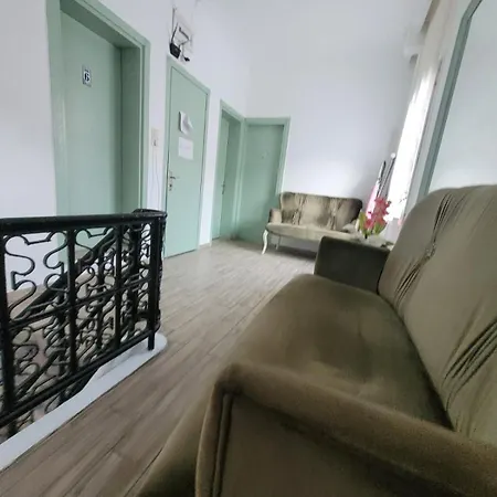 La Butik Homestay *
